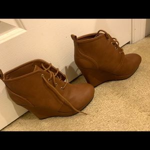 Wedges booties